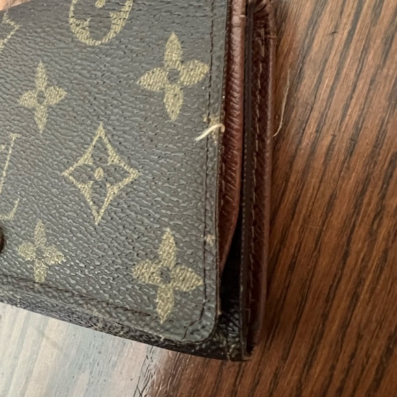 LV monogram wallet 5 1/2 x 3 1/2- CA0322 - Picture 3 of 17